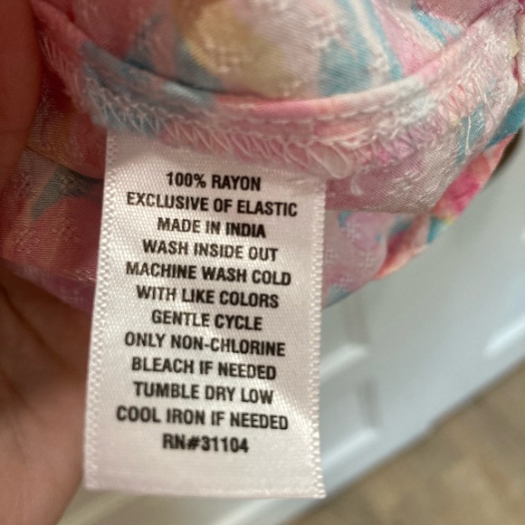 Crown and Ivy pastel peasant blouse - Picture 5 of 6